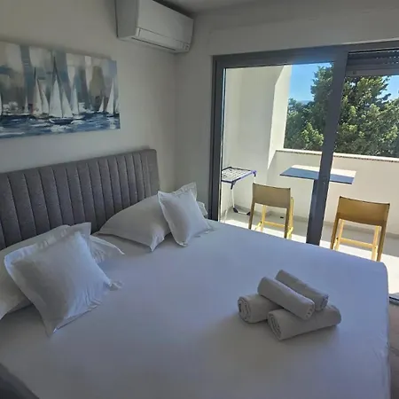 App Lux I Makarska